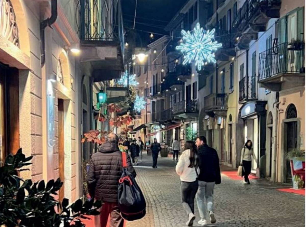  Luci in tutta la città, mercatini, il villaggio di Natale, un dono in Comune e tanti eventi per rendere speciali le feste