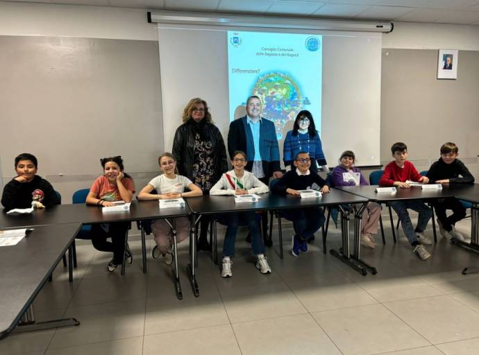 Successo per la presentazione dell’opuscolo sulla raccolta differenziata: il CCRR protagonista di un progetto educativo 