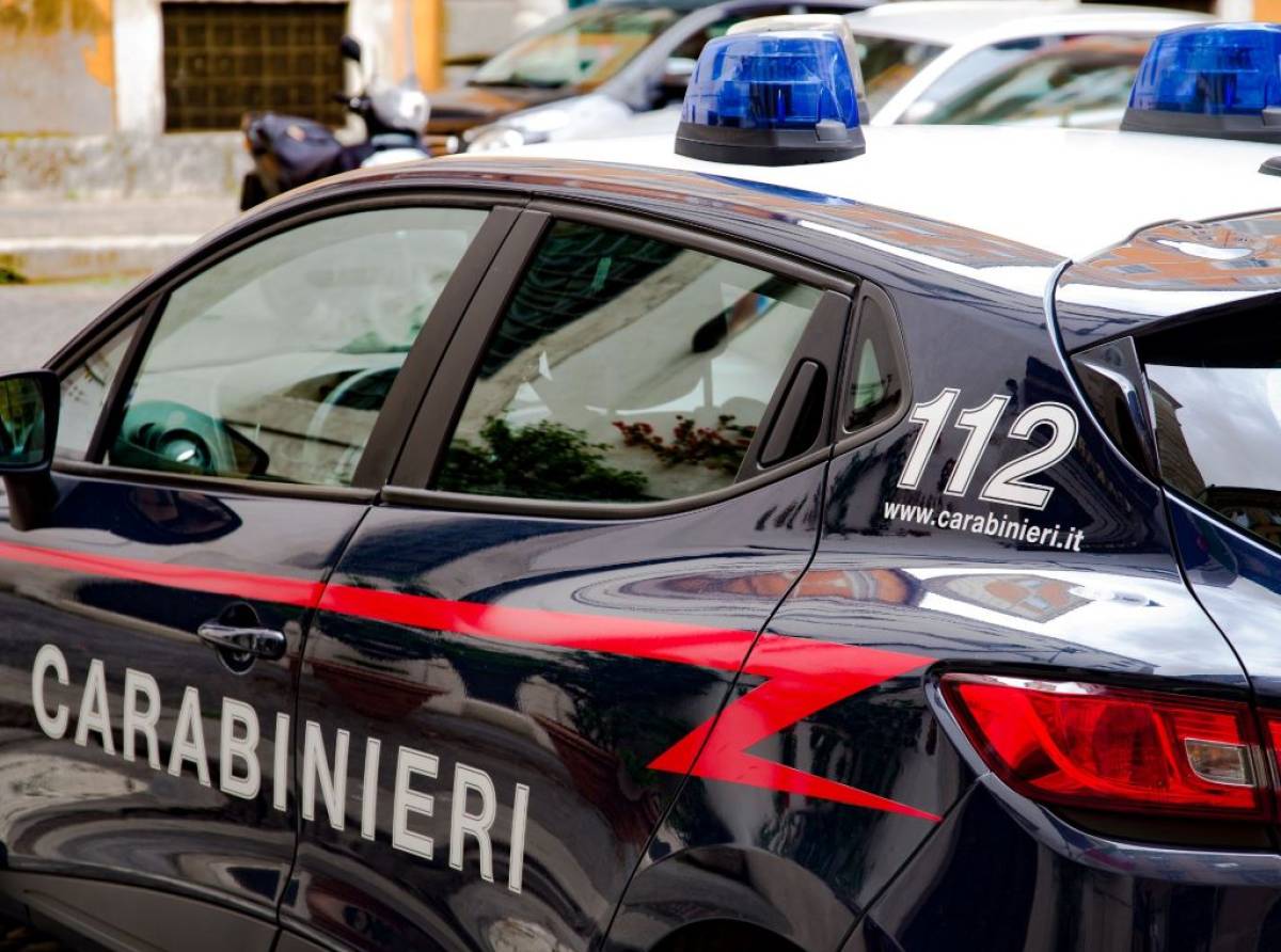 Blitz dei Carabinieri di Settimo Torinese: smantellata centrale di droga e prostituzione nel cuore di Barriera di Milano