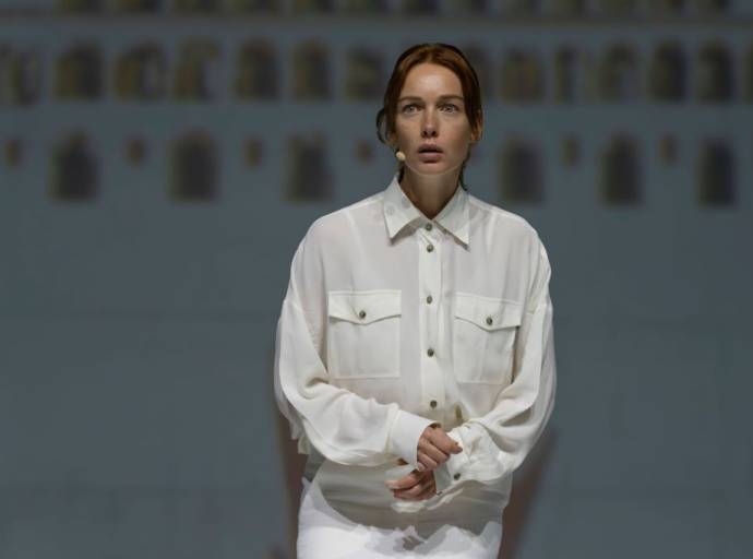 Cristiana Capotondi al Teatro Concordia con “La vittoria è la balia dei vinti”: il monologo sul bombardamento di Firenze