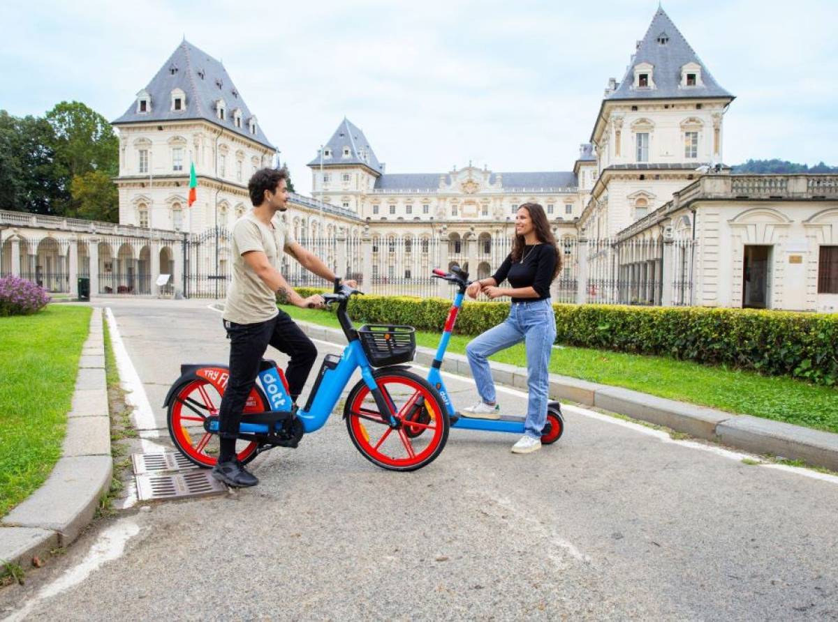 Settimo Torinese lancia 300 mezzi elettrici Dott: una nuova spinta alla mobilità sostenibile e ai collegamenti metropolitani