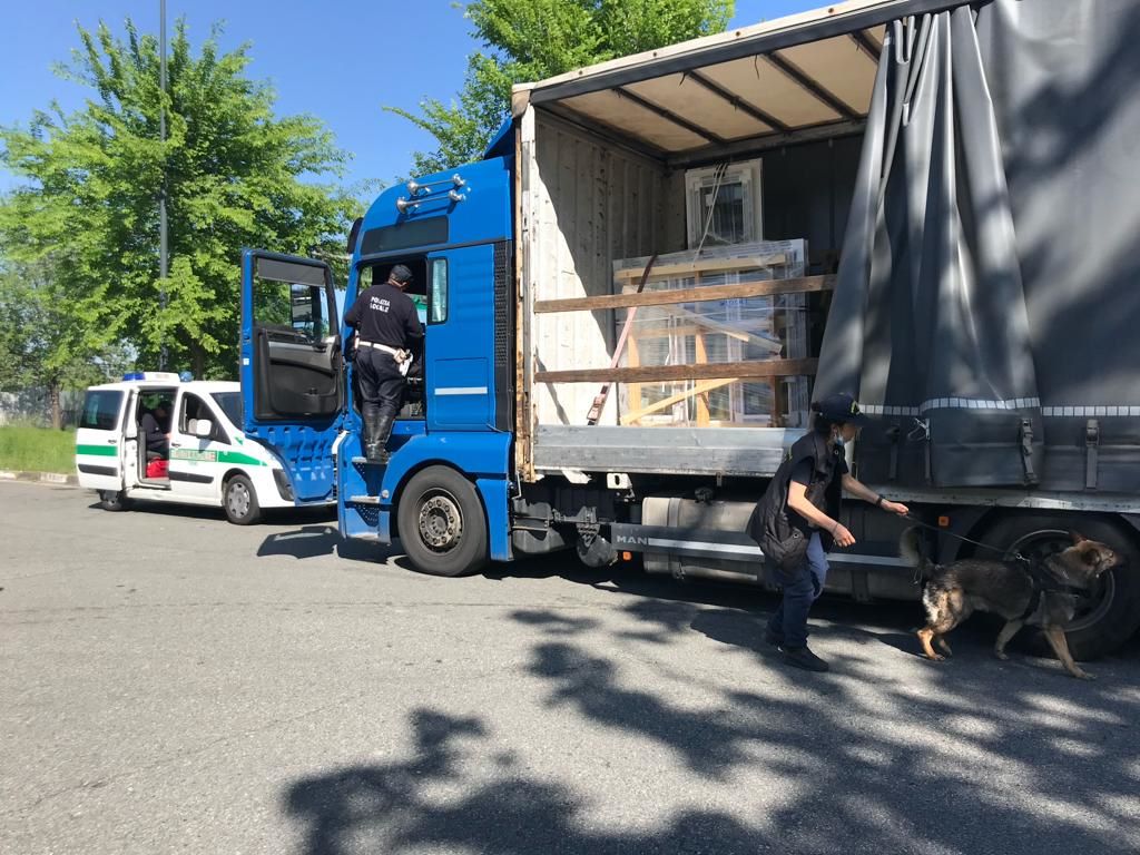 torino polizia locale squadra autotrasporti 3